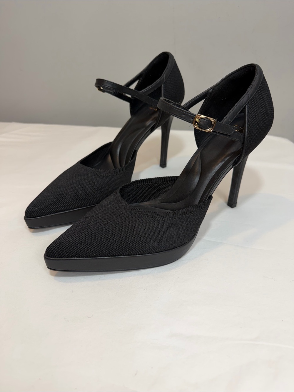 Cosy Island black Spotlight strapped stiletto pumps size 9